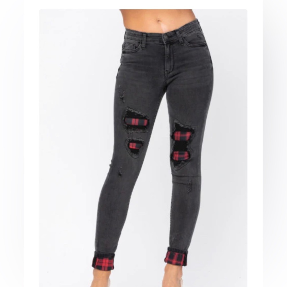 Judy Blue, black skinny jeans with buffalo plaid